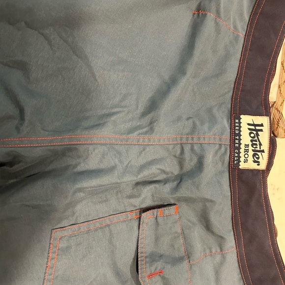 Sz 35, no stains/ substantial wear. - Picture 6 of 8